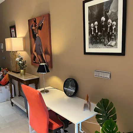 Mirador De La Vina Free Parking By Livework